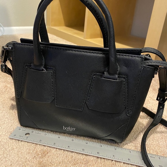 Boktier Crossbody Bag - Picture 1 of 3